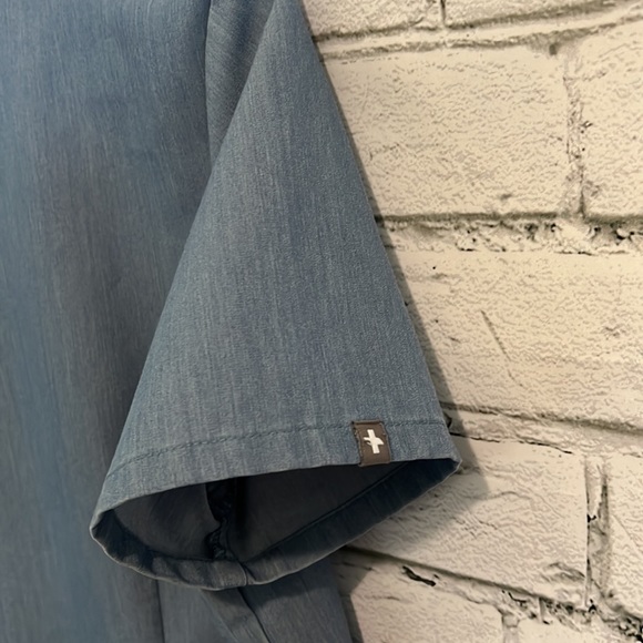 FIGS Scrub Top. Size Small - Picture 3 of 4